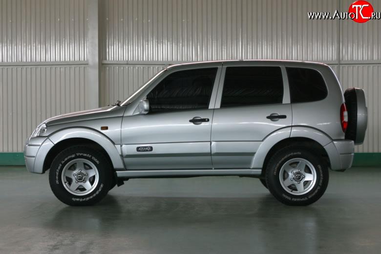 2 799 р. Обтекатель порогов Апал Chevrolet Niva 2123 дорестайлинг (2002-2008) (Неокрашенные)  с доставкой в г. Санкт‑Петербург