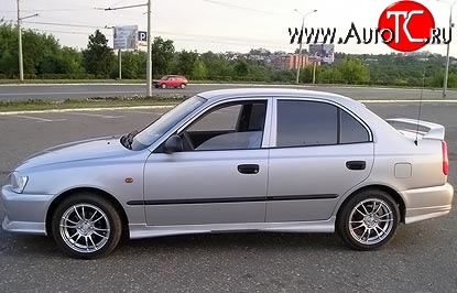 6 549 р. Пороги накладки Street Hyundai Accent седан ТагАЗ (2001-2012) (Неокрашенные)  с доставкой в г. Санкт‑Петербург