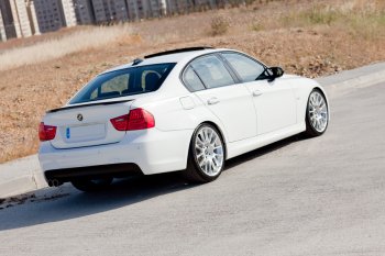 3 399 р. Лип спойлер  3 серия E90 (04-11) АВТОКРАТ  BMW 3 серия  E90 (2004-2008) седан дорестайлинг (Неокрашенный)  с доставкой в г. Санкт‑Петербург. Увеличить фотографию 2