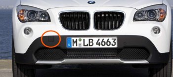 Заглушка в передний бампер SAT (под крюк, дорестайлинг) BMW (БМВ) X1 (Икс1)  E84 (2009-2015) E84