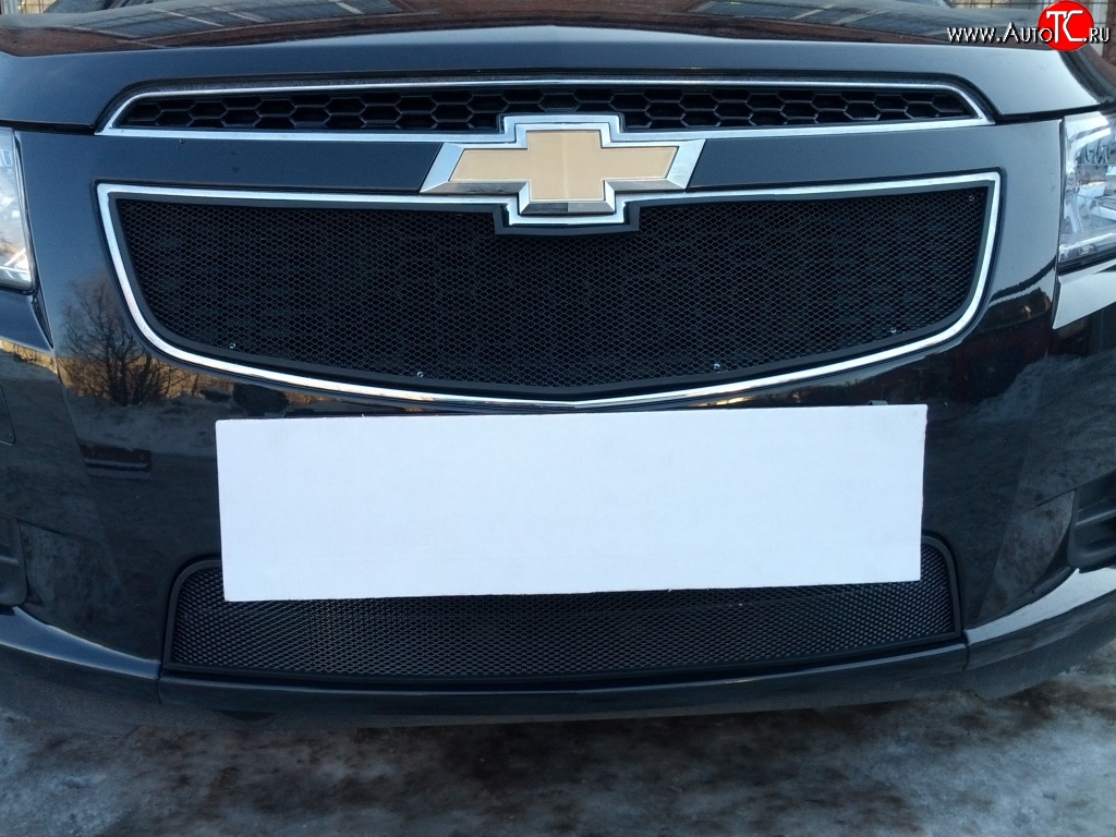 1 469 р. Нижняя сетка на бампер Russtal (черная)  Chevrolet Cruze ( седан,  хэтчбек) (2009-2015)  с доставкой в г. Санкт‑Петербург