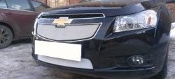 1 559 р. Нижняя сетка на бампер Russtal (хром)  Chevrolet Cruze ( J300,  J305) (2009-2015) седан дорестайлинг, хэтчбек дорестайлинг, седан рестайлинг, хэтчбек рестайлинг  с доставкой в г. Санкт‑Петербург. Увеличить фотографию 3