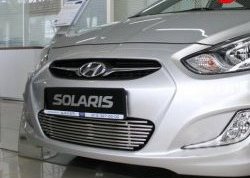 5 499 р. Декоративная вставка воздухозаборника Berkut Hyundai Solaris RBr седан рестайлинг (2014-2017)  с доставкой в г. Санкт‑Петербург. Увеличить фотографию 1