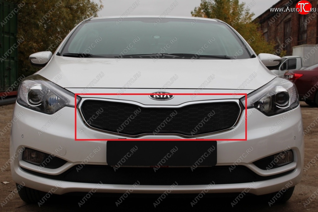 1 469 р. Сетка в решетку радиатора Russtal  KIA Cerato  3 YD (2013-2016) дорестайлинг седан (черная)  с доставкой в г. Санкт‑Петербург