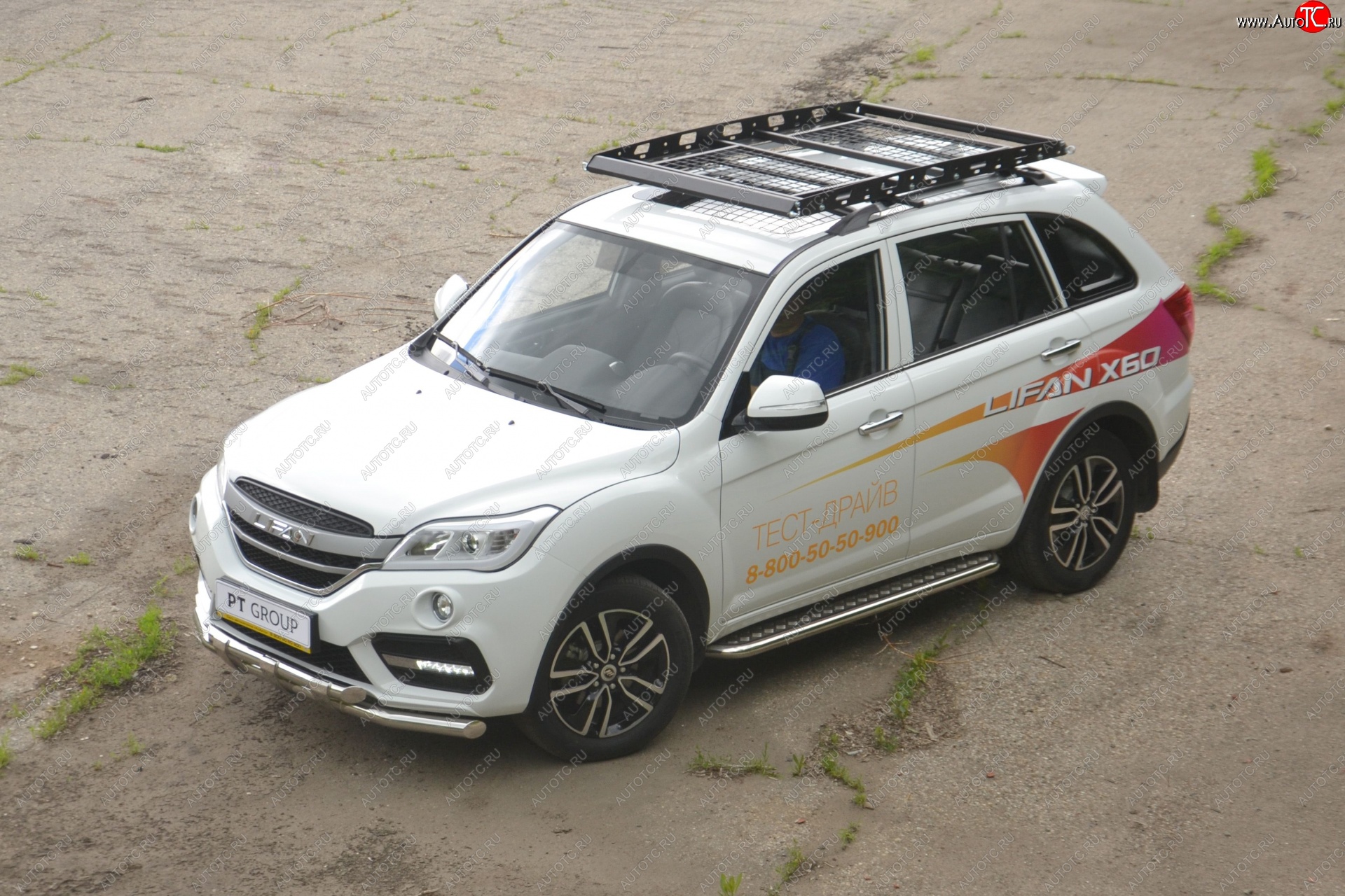 25 999 р. Порожки для ног из трубы Ø51 с алюминиевой площадкой Petroil Tuning  Lifan X60 (2016-2024) 2-ой рестайлинг (Нержавеющая полированная сталь)  с доставкой в г. Санкт‑Петербург