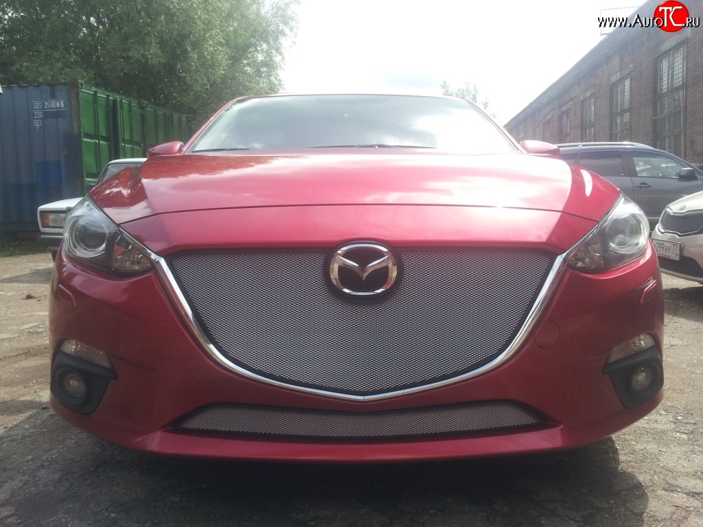 1 779 р. Сетка в решетку радиатора Russtal  Mazda 3/Axela  BM (2013-2016) дорестайлинг седан, дорестайлинг, хэтчбэк (хром)  с доставкой в г. Санкт‑Петербург