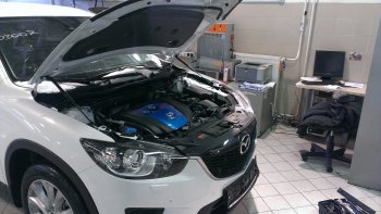 Упоры капота Russtal Mazda CX-5 KE дорестайлинг (2011-2014)