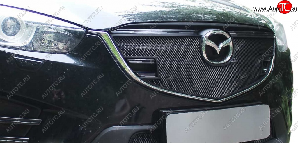 1 639 р. Защитная сетка на радиатор Russtal  Mazda CX-5  KE (2011-2014) (чёрная, без выреза под парктронник)  с доставкой в г. Санкт‑Петербург