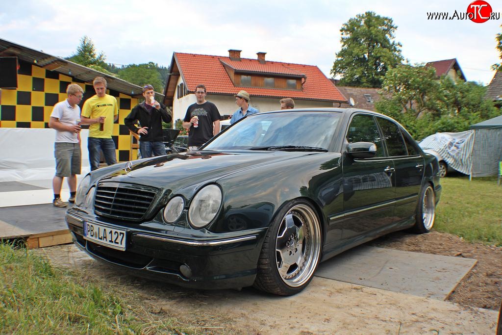 12 599 р. Передний бампер AMG Mercedes-Benz E-Class W210 дорестайлинг седан (1996-1999) (Неокрашенный)  с доставкой в г. Санкт‑Петербург