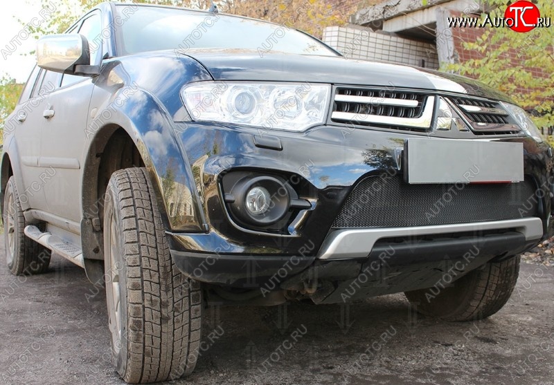 1 469 р. Защитная сетка на бампер (рестайлинг) Russtal (черная) Mitsubishi L200 5 KK,KL дорестайлинг (2015-2019)  с доставкой в г. Санкт‑Петербург