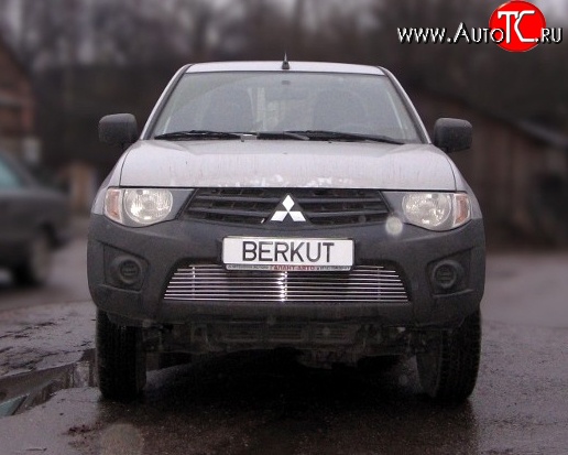 5 399 р. Декоративная вставка воздухозаборника Berkut Mitsubishi L200 4  дорестайлинг (2006-2014)  с доставкой в г. Санкт‑Петербург