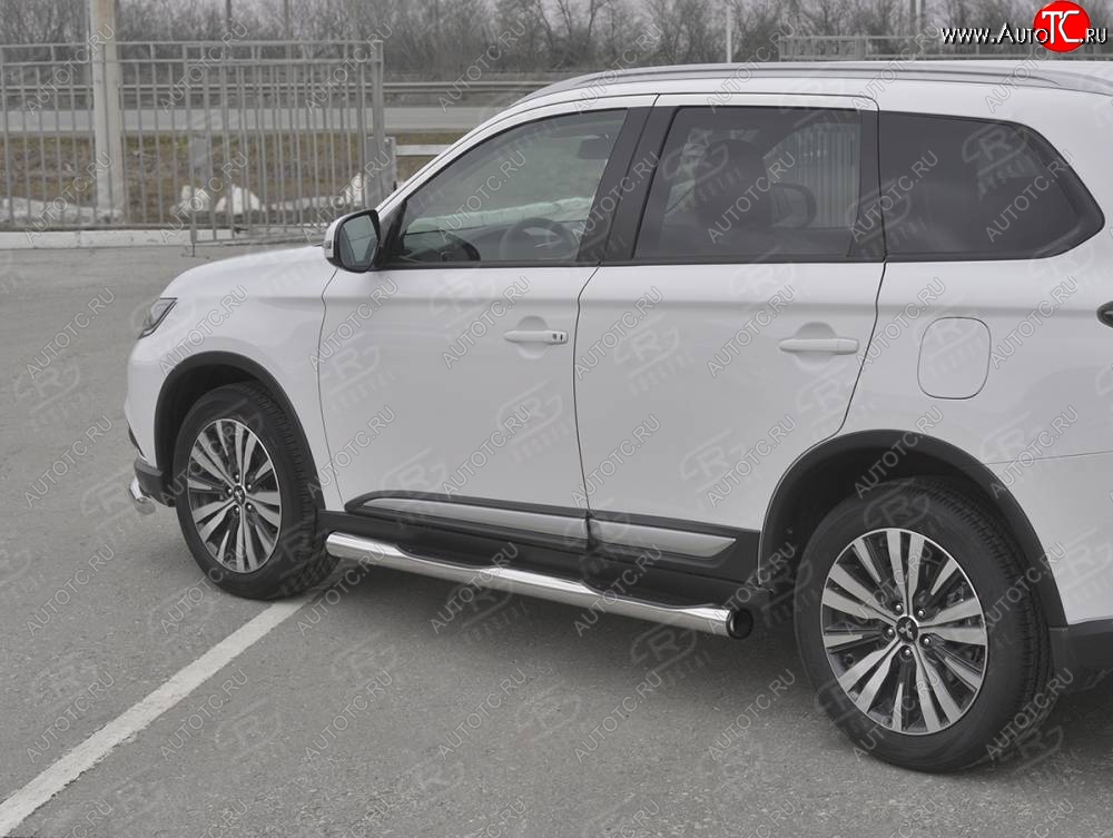 24 999 р. Защита порогов (Ø76 мм с проступью, нержавейка) SLITKOFF  Mitsubishi Outlander  GF (2018-2022) 3-ий рестайлинг (С пластиковыми заглушками на торцах)  с доставкой в г. Санкт‑Петербург