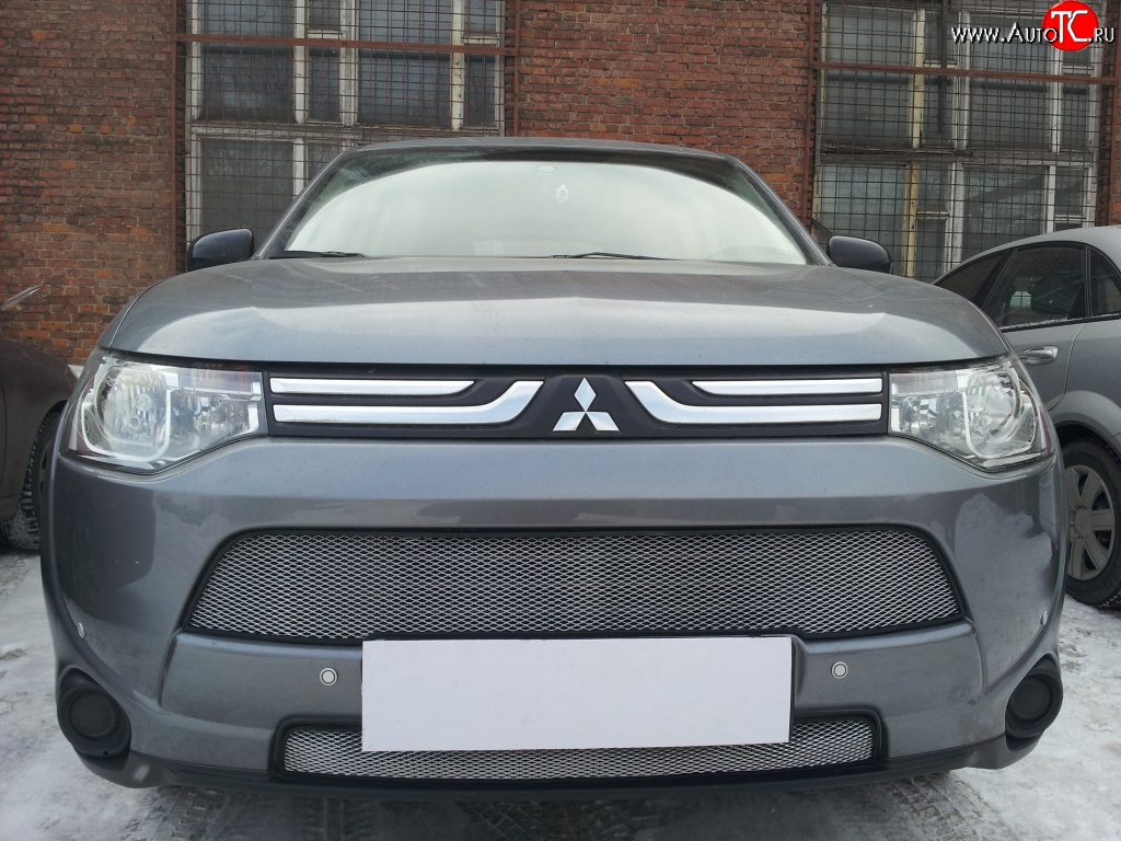 3 149 р. Сетка на бампер Russtal (хром) Mitsubishi Outlander GF дорестайлинг (2012-2014)  с доставкой в г. Санкт‑Петербург