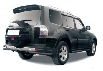 4 399 р. Защита заднего бампера (уголки, 2 трубы d76 и 42 mm) Mitsubishi Pajero 4 V90 2-ой рестайлинг (2014-2020) (сталь, черный цвет)  с доставкой в г. Санкт‑Петербург. Увеличить фотографию 1