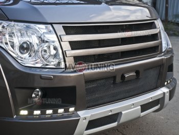 8 199 р. Решётка радиатора BROOMER Design  Mitsubishi Pajero ( 4 V90,  4 V80) (2006-2015) дорестайлинг, дорестайлинг, 1-ый рестайлинг, 3 дв. 1-ый рестайлинг (Неокрашенная)  с доставкой в г. Санкт‑Петербург. Увеличить фотографию 1