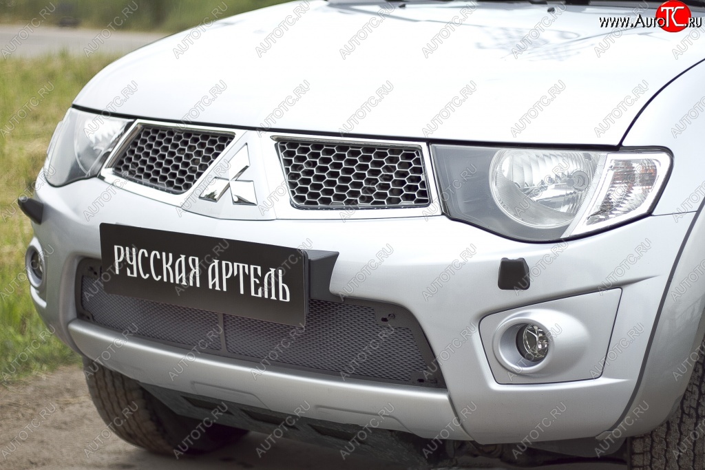 2 179 р. Защитная сетка решетки переднего бампера РА Mitsubishi Pajero Sport PB дорестайлинг (2008-2013)  с доставкой в г. Санкт‑Петербург