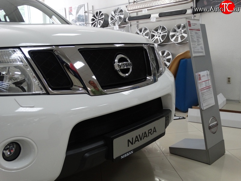 1 469 р. Нижняя сетка на бампер Russtal (черная) Nissan Pathfinder R51 рестайлинг (2009-2014)  с доставкой в г. Санкт‑Петербург