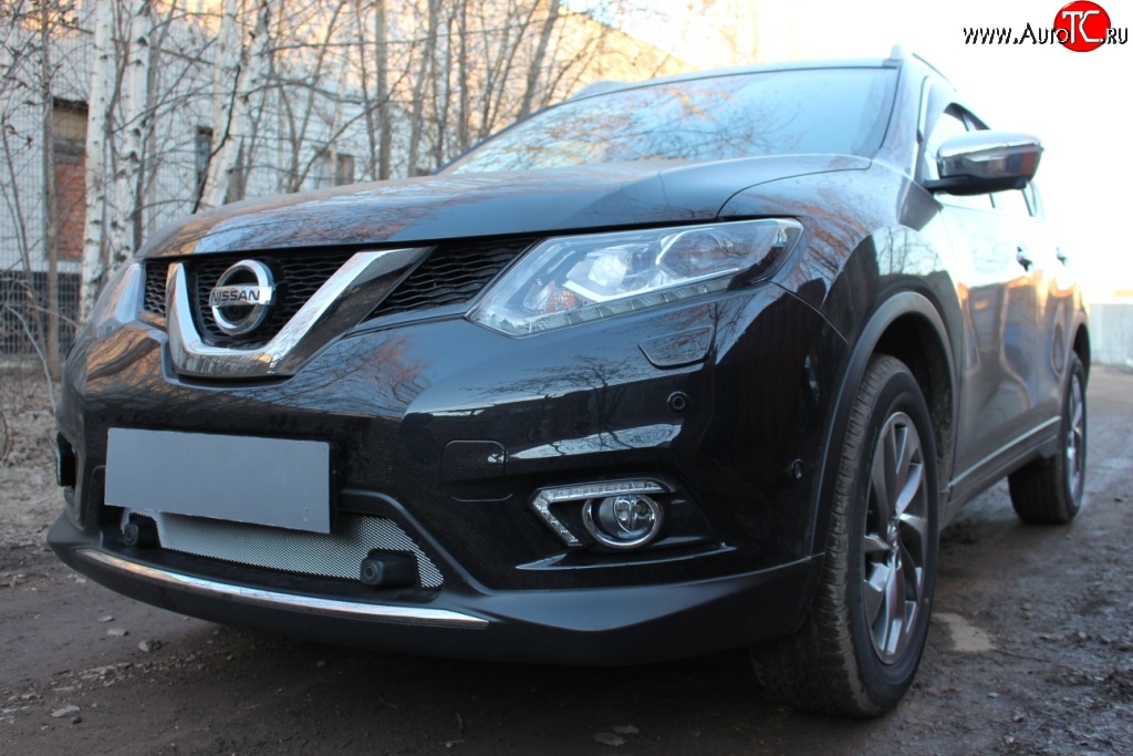 1 569 р. Сетка (под парктроник) на бампер Russtal (хром) Nissan X-trail 3 T32 рестайлинг (2017-2022)  с доставкой в г. Санкт‑Петербург