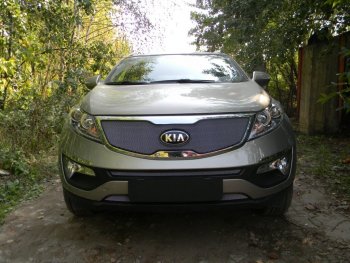 3 589 р. Защитная сетка в бампер (верх, ячейка 3х7 мм) Alfeco Стандарт KIA Sportage 3 SL дорестайлинг (2010-2014) (Хром)  с доставкой в г. Санкт‑Петербург. Увеличить фотографию 1