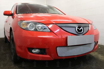 3 199 р. Защитная сетка в бампер (верх, ячейка 3х7 мм) Alfeco Стандарт Mazda 3/Axela BK рестайлинг седан (2006-2009) (Хром)  с доставкой в г. Санкт‑Петербург. Увеличить фотографию 2