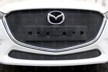 2 799 р. Защитная сетка в бампер (низ, ячейка 3х7 мм) Alfeco Стандарт  Mazda 3/Axela  BM (2016-2019) (Чёрная)  с доставкой в г. Санкт‑Петербург. Увеличить фотографию 2