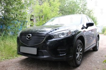 3 399 р. Защитная сетка в бампер (верх, ячейка 3х7 мм) Alfeco Стандарт Mazda CX-5 KE рестайлинг (2015-2017) (Чёрная)  с доставкой в г. Санкт‑Петербург. Увеличить фотографию 2