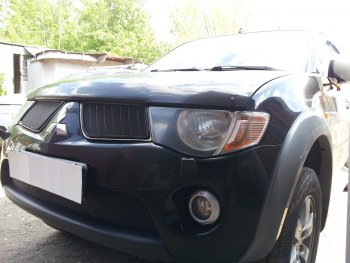 3 099 р. Защитная сетка в бампер (низ, ячейка 3х7 мм) Alfeco Стандарт Mitsubishi L200 4  дорестайлинг (2006-2014) (Чёрная)  с доставкой в г. Санкт‑Петербург. Увеличить фотографию 2