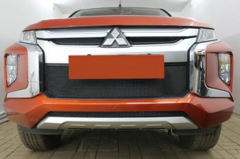 2 559 р. Защитная сетка в бампер (низ, ячейка 3х7 мм) Alfeco Стандарт Mitsubishi L200 5 KK,KL рестайлинг (2018-2022) (Чёрная)  с доставкой в г. Санкт‑Петербург. Увеличить фотографию 1