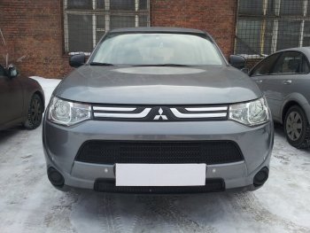 6 199 р. Защитная сетка в бампер (2 части, ячейка 3х7 мм) Alfeco Стандарт Mitsubishi Outlander GF дорестайлинг (2012-2014) (Чёрная)  с доставкой в г. Санкт‑Петербург. Увеличить фотографию 1