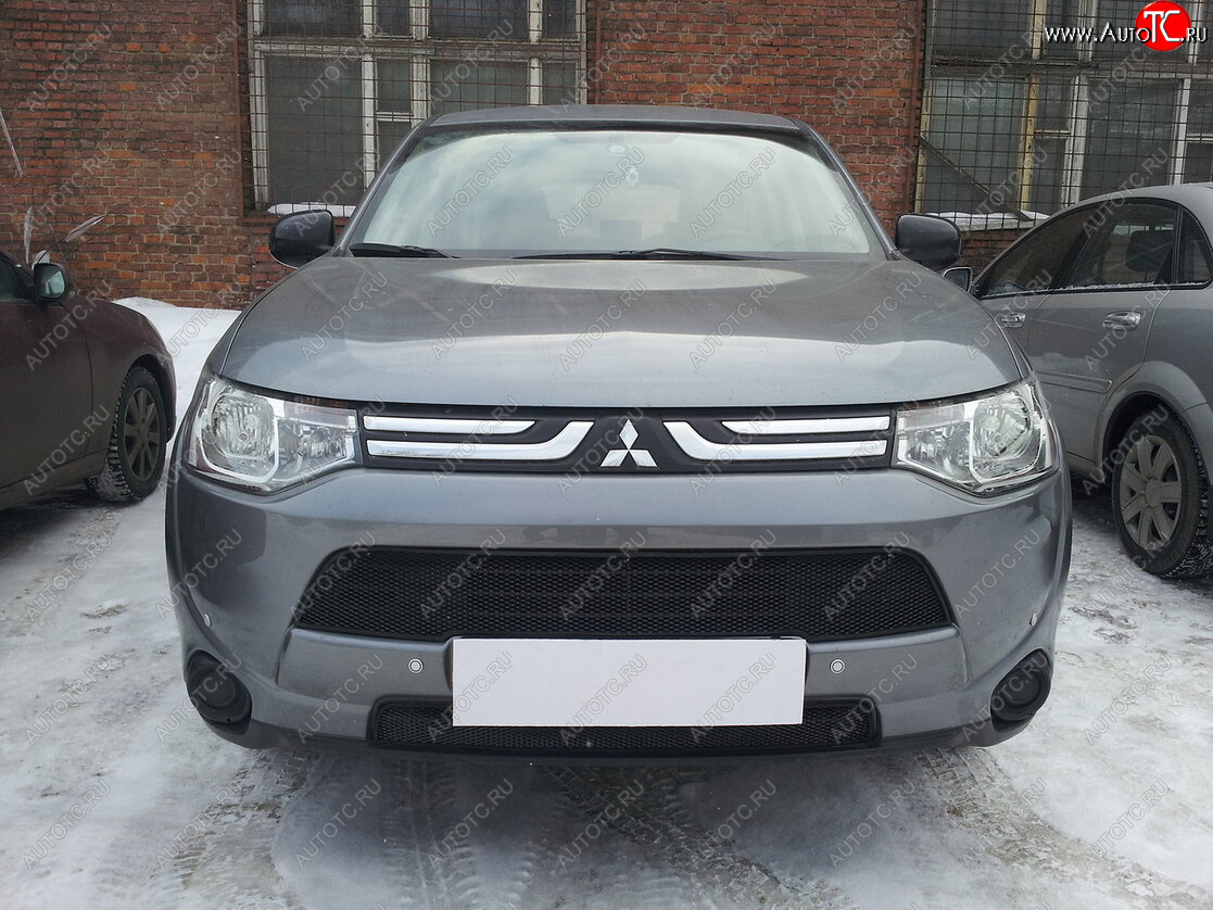 6 199 р. Защитная сетка в бампер (2 части, ячейка 3х7 мм) Alfeco Стандарт  Mitsubishi Outlander  GF (2012-2014) дорестайлинг (Чёрная)  с доставкой в г. Санкт‑Петербург