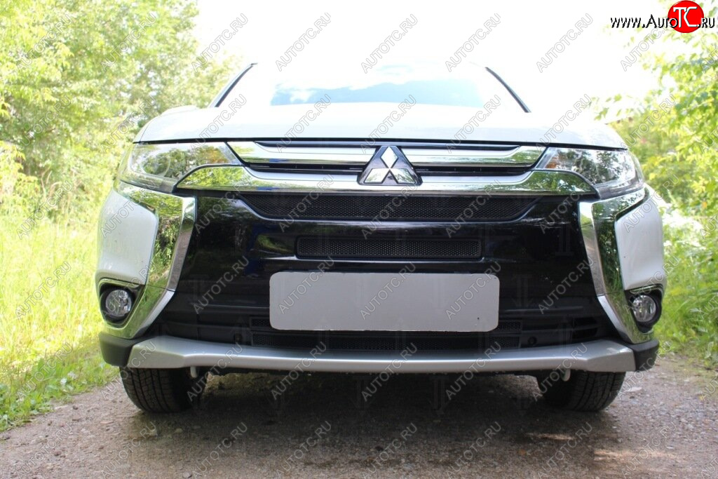 6 999 р. Защитная сетка в бампер (4 части, ячейка 3х7 мм) Alfeco Стандарт  Mitsubishi Outlander  GF (2015-2018) (Чёрная)  с доставкой в г. Санкт‑Петербург