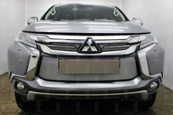 4 389 р. Защитная сетка в бампер (низ, ячейка 3х7 мм) Стрелка11 Стандарт Mitsubishi Pajero Sport QE дорестайлинг (2015-2021) (Хром)  с доставкой в г. Санкт‑Петербург. Увеличить фотографию 1