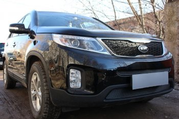 3 989 р. Защитная сетка в бампер (низ, ячейка 4х10 мм) Alfeco Премиум KIA Sorento XM рестайлинг (2012-2015) (Чёрная)  с доставкой в г. Санкт‑Петербург. Увеличить фотографию 3