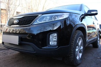 3 989 р. Защитная сетка в бампер (низ, ячейка 4х10 мм) Alfeco Премиум KIA Sorento XM рестайлинг (2012-2015) (Чёрная)  с доставкой в г. Санкт‑Петербург. Увеличить фотографию 4