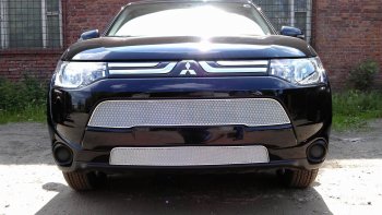 4 299 р. Защитная сетка в бампер (верх, ячейка 3х7 мм) Alfeco Стандарт Mitsubishi Outlander GF дорестайлинг (2012-2014) (Хром)  с доставкой в г. Санкт‑Петербург. Увеличить фотографию 1