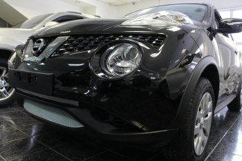 4 799 р. Защитная сетка в бампер (низ, ячейка 3х7 мм) Стрелка11 Стандарт Nissan Juke 1 YF15 рестайлинг (2014-2020) (Хром)  с доставкой в г. Санкт‑Петербург. Увеличить фотографию 3