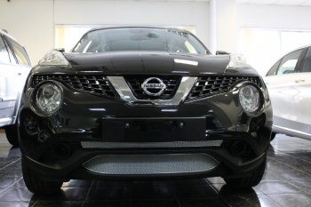 4 799 р. Защитная сетка в бампер (низ, ячейка 3х7 мм) Стрелка11 Стандарт Nissan Juke 1 YF15 рестайлинг (2014-2020) (Хром)  с доставкой в г. Санкт‑Петербург. Увеличить фотографию 1