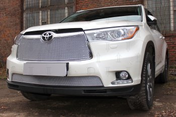 4 199 р. Защитная сетка в бампер (низ, ячейка 4х10 мм) Стрелка11 Премиум Toyota Highlander XU50 дорестайлинг (2013-2017) (Хром)  с доставкой в г. Санкт‑Петербург. Увеличить фотографию 3