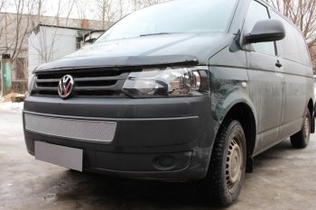 4 299 р. Защитная сетка в бампер (низ, ячейка 4х10 мм) Стрелка11 Премиум Volkswagen Caravelle T5 рестайлинг (2009-2015) (Хром)  с доставкой в г. Санкт‑Петербург. Увеличить фотографию 3