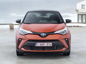 15 749 р. Капот BodyParts  Toyota C-HR  NGX10, ZGX10 (2016-2024) дорестайлинг, рестайлинг (Неокрашенный)  с доставкой в г. Санкт‑Петербург. Увеличить фотографию 2