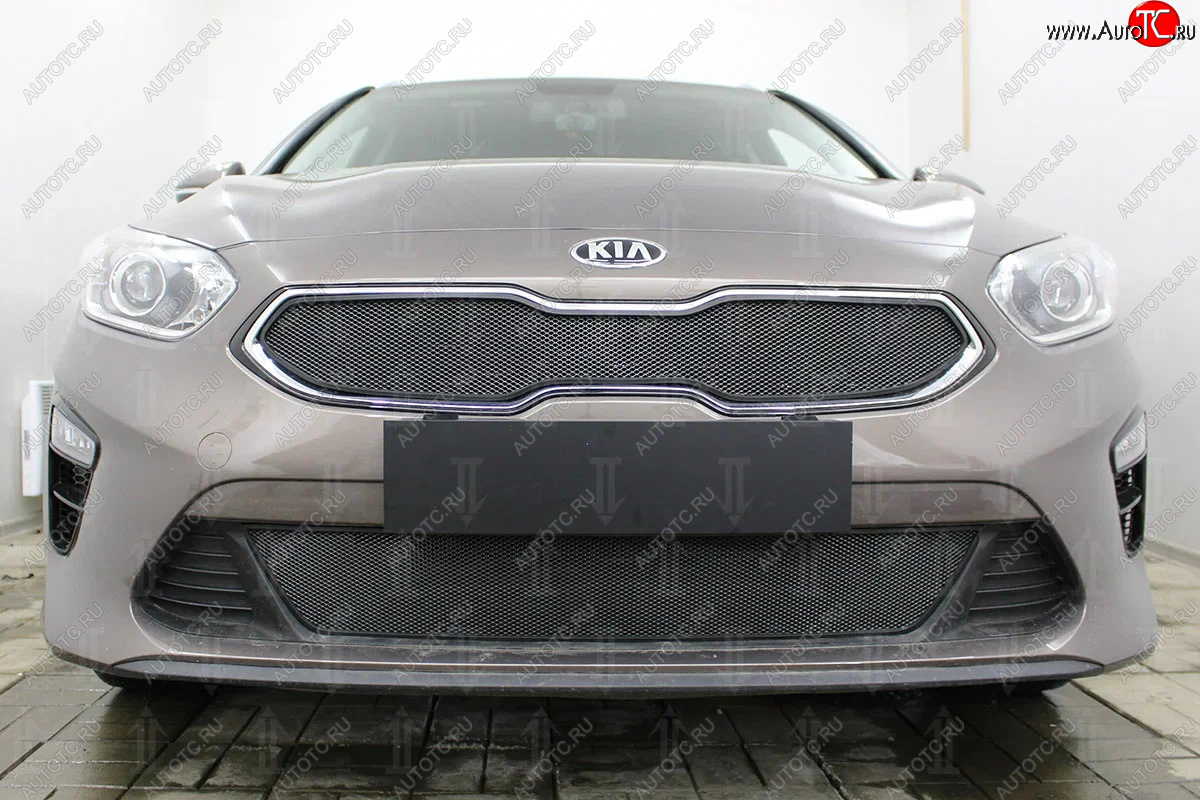 3 099 р. Защитная сетка в бампер (низ, ячейка 3х7 мм) Alfeco Стандарт KIA Ceed 3 CD универсал (2018-2024) (Чёрная)  с доставкой в г. Санкт‑Петербург