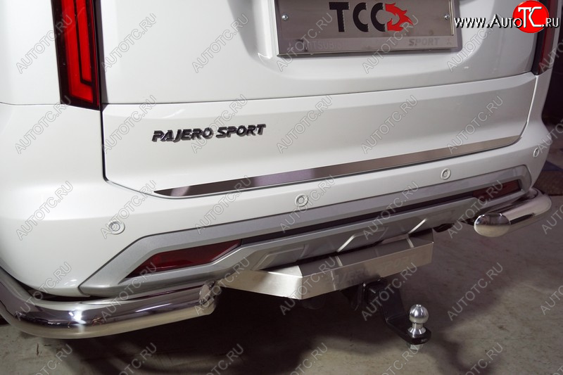 2 659 р. Накладка на заднюю дверь, ТСС Тюнинг  Mitsubishi Pajero Sport  QF (2019-2022) рестайлинг (лист шлифованный)  с доставкой в г. Санкт‑Петербург