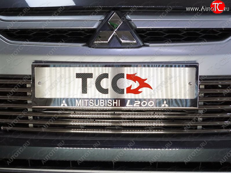 4 999 р. Рамка гос. номера ТСС Тюнинг  Mitsubishi L200  5 KK,KL (2018-2022) рестайлинг (нержавейка)  с доставкой в г. Санкт‑Петербург