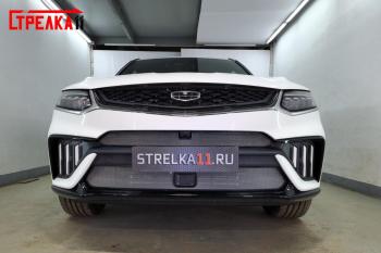 2 699 р. Защита радиатора (верх, с камерой) Стрелка11 Стандарт  Geely Tugella  FY11,HPBA4 (2022-2024) рестайлинг (черная)  с доставкой в г. Санкт‑Петербург. Увеличить фотографию 1