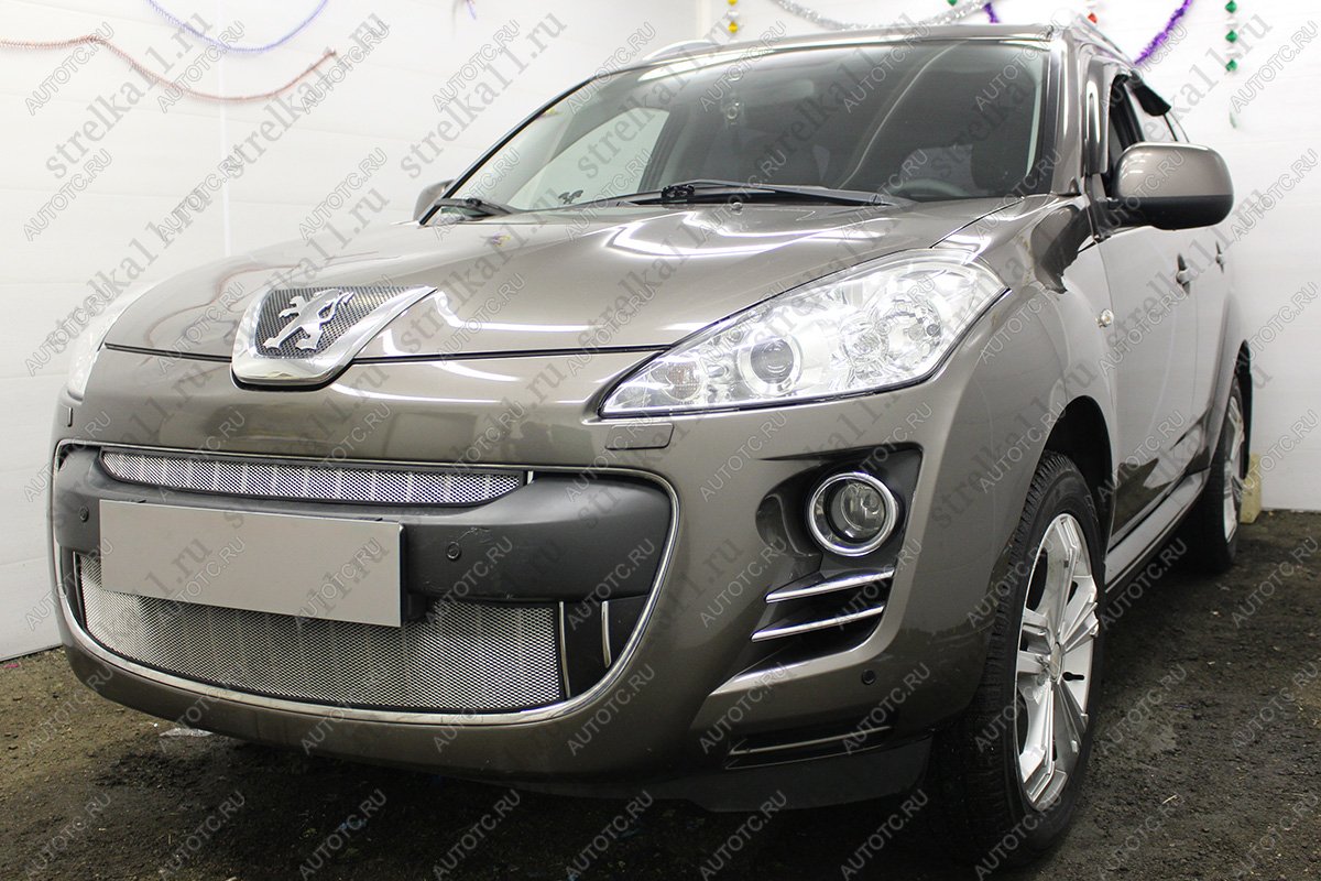 2 689 р. Защита радиатора (верх) Стрелка11 Стандарт  Peugeot 4007 (2007-2012) (хром)  с доставкой в г. Санкт‑Петербург