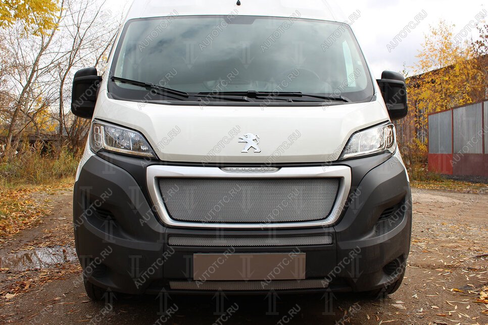 3 899 р. Защита радиатора (верх) Стрелка11 Стандарт  Peugeot Boxer  290 (2014-2024) (хром)  с доставкой в г. Санкт‑Петербург