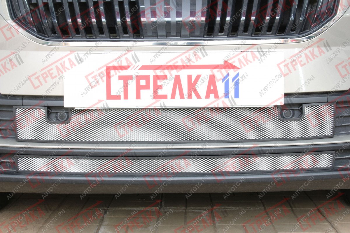 5 499 р. Защита радиатора (низ 2 части) Стрелка11 Стандарт  Skoda Karoq  NU7 (2020-2024) рестайлинг (хром)  с доставкой в г. Санкт‑Петербург