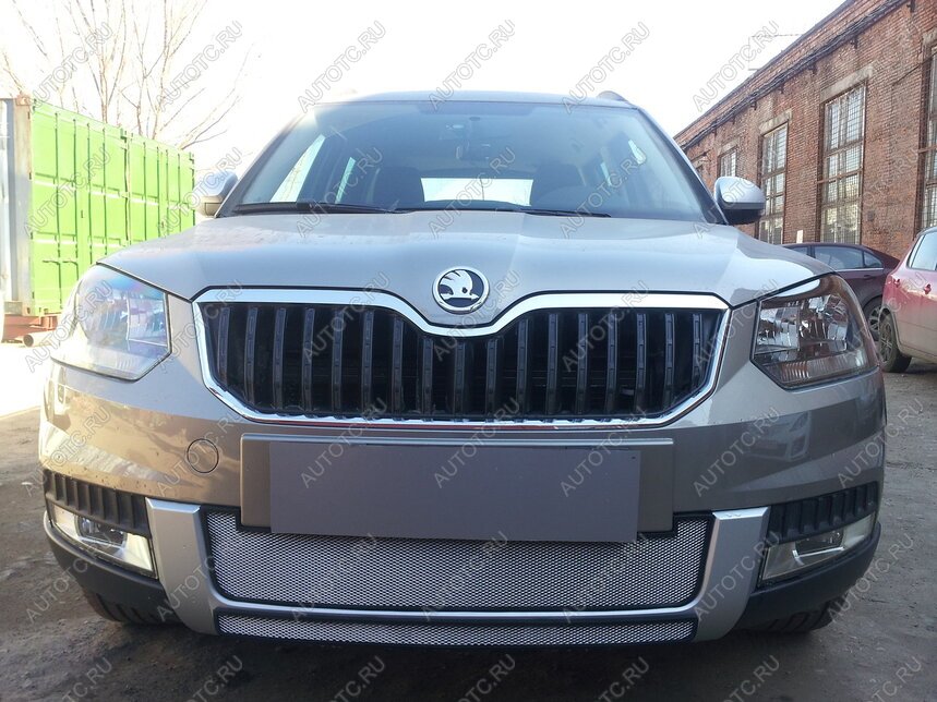 2 399 р. Защита радиатора (нижняя) (Outdoor) Стрелка11 Стандарт  Skoda Yeti (2013-2018) (хром)  с доставкой в г. Санкт‑Петербург