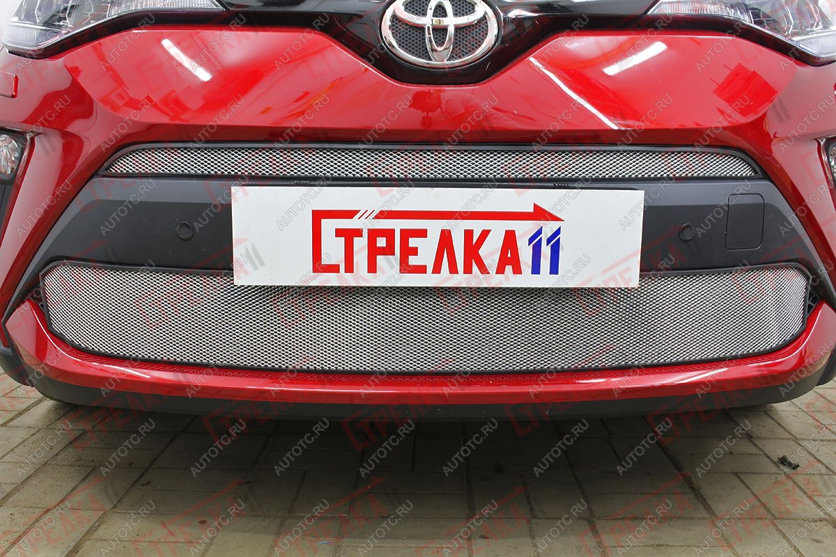 2 799 р. Защита радиатора (верх) Стрелка11 Стандарт  Toyota C-HR  NGX10, ZGX10 (2019-2024) рестайлинг (хром)  с доставкой в г. Санкт‑Петербург