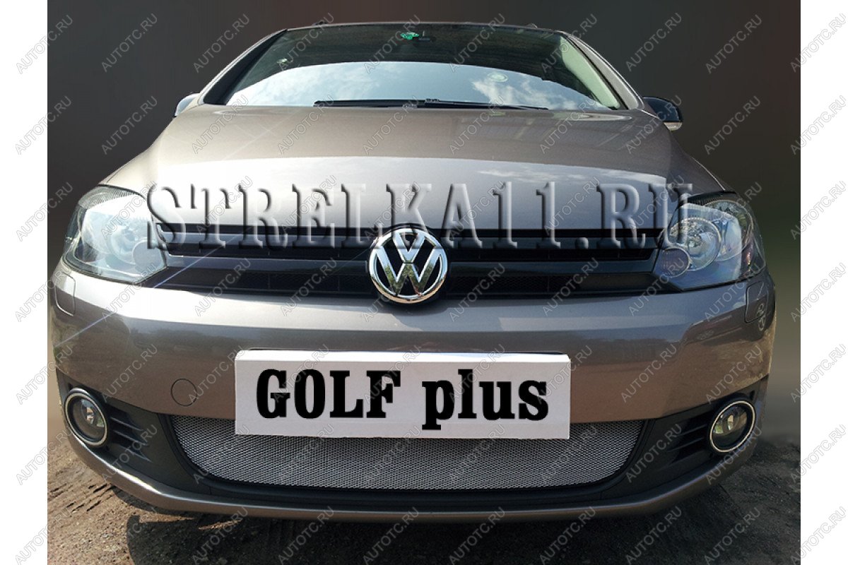 3 699 р. Защита радиатора Стрелка11 Стандарт  Volkswagen Golf Plus  6 (2009-2014) (хром)  с доставкой в г. Санкт‑Петербург